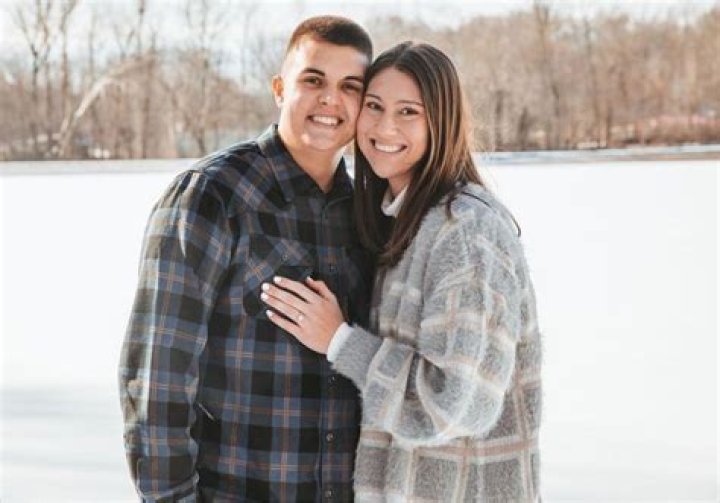 Who is Aidan Hutchinson dating?