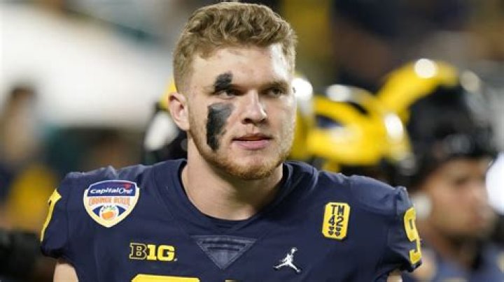 Aidan Hutchinson net worth 2024