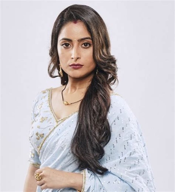 Aishwarya Sharma Wiki, Age, Boyfriend, Husband, Family, Biography & More