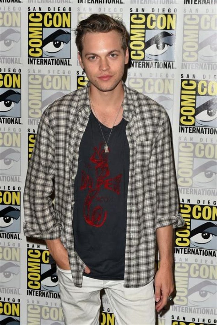 Alexander Calvert Biography – aka Jack Kline on ‘Supernatural’