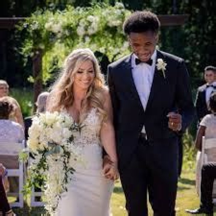 Alvas Powell Family: Wife, Children, Parents, Siblings