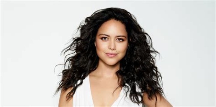Alyssa Diaz wiki biography, husband, net worth. Is she married?