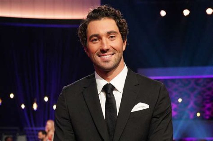 American Idol 2022 LIVE- Judges praise Douglas Mills Jr after emotional audition as singer’s mom breaks down in tears