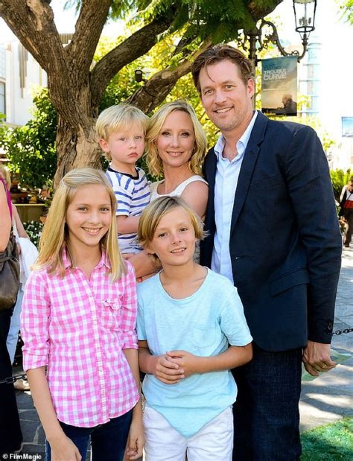 Anne Heche Family: Husband, Children/Kids, Parents, Siblingsanne-heche-family-husband-children-kids-parents-siblings