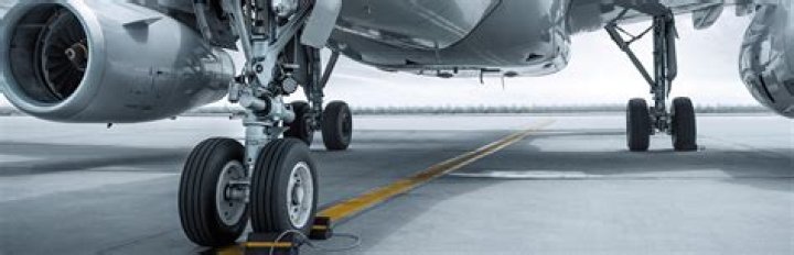 Are airplane tires filled with air?