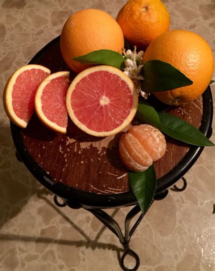 Are Cara Cara oranges crossed with grapefruit?