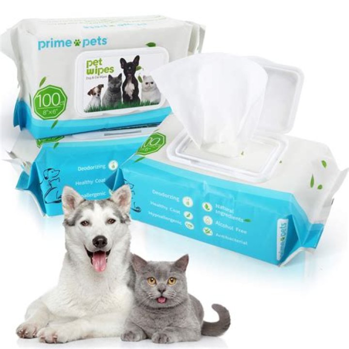 Are dog wipes safe for cats?