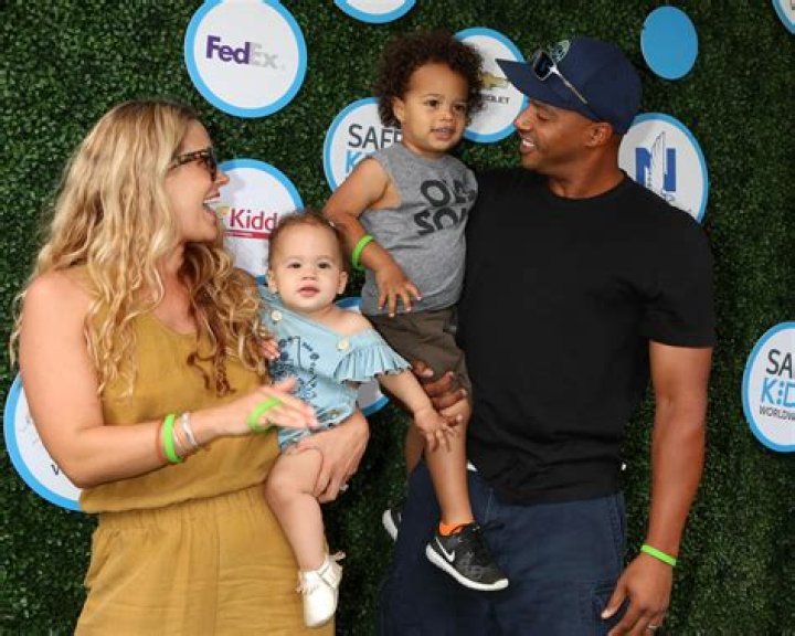 Are Frankie Faison And Donald Faison Related?