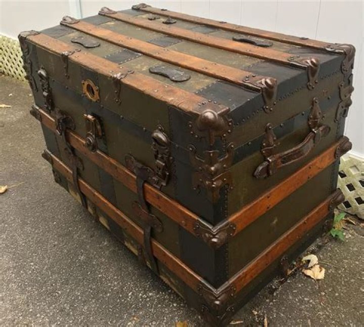 Are old trunks worth anything?