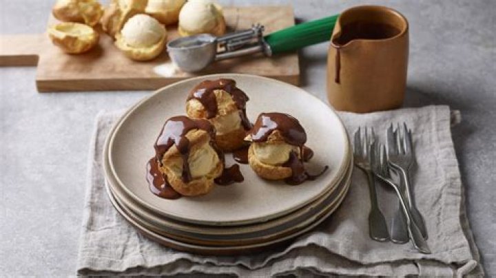 Are profiteroles the same as cream puffs?