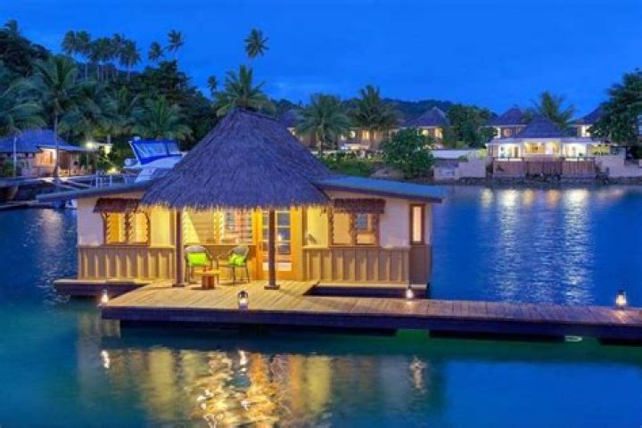 Are there overwater bungalows in Fiji?