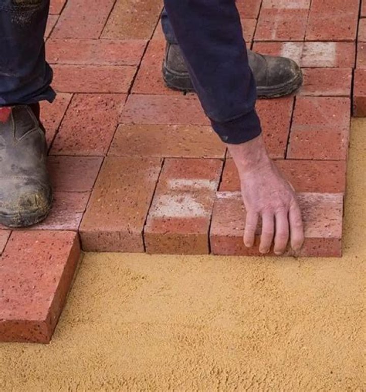 Can bricks be sanded down?