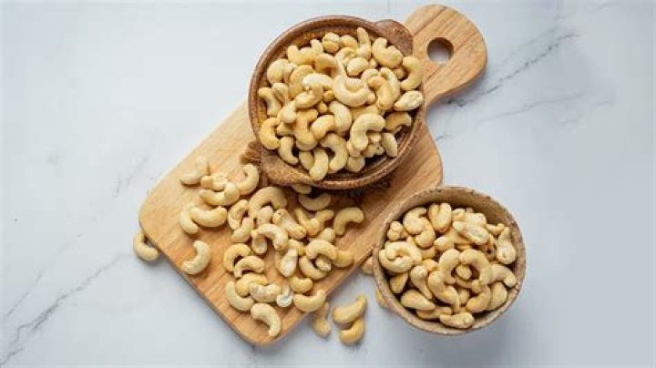 Can eating too many cashews be harmful?