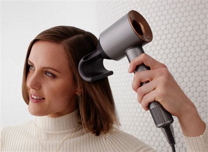 Can I use a hair dryer to shrink wrap?