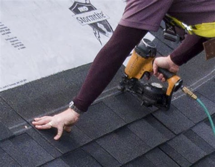 Can I use Liquid Nails on roofing shingles?