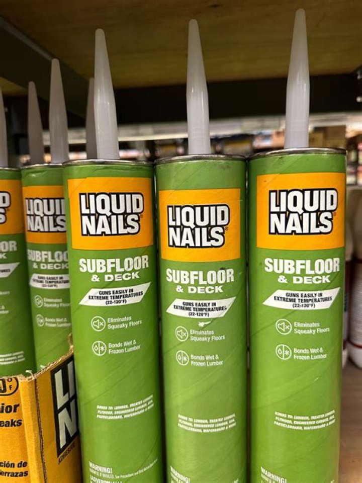 Can I use Liquid Nails on vinyl flooring?