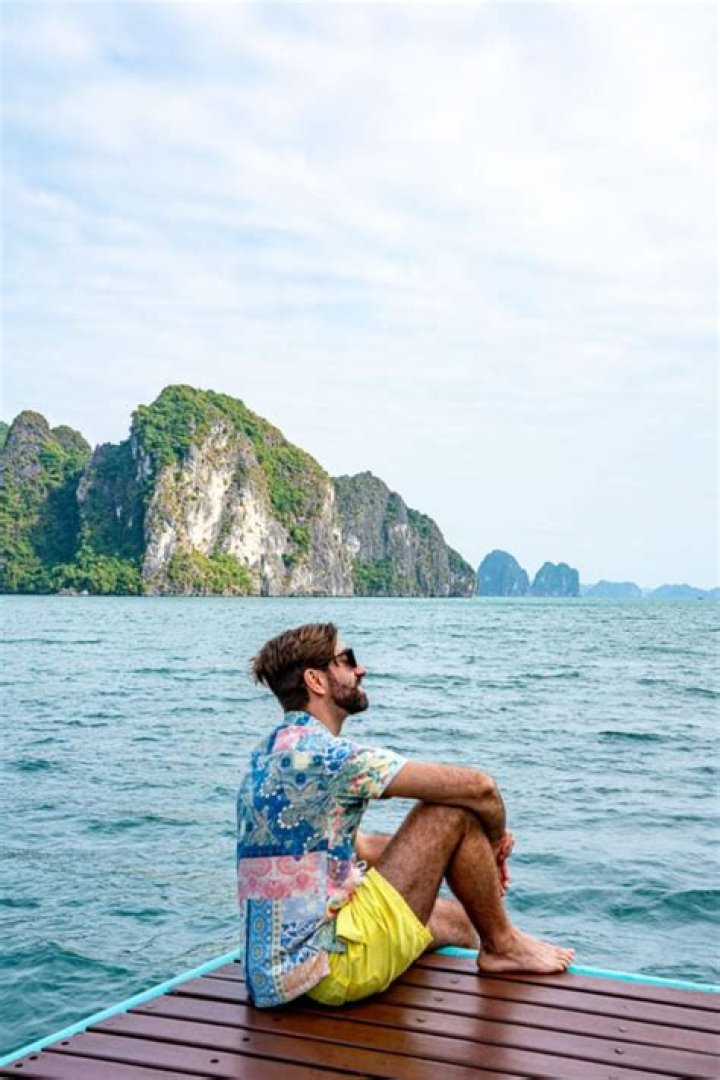 Can I wear shorts in construction?