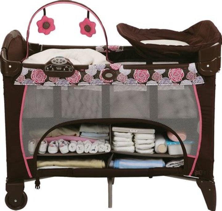 Can newborn sleep in Napper on Graco Pack N Play?