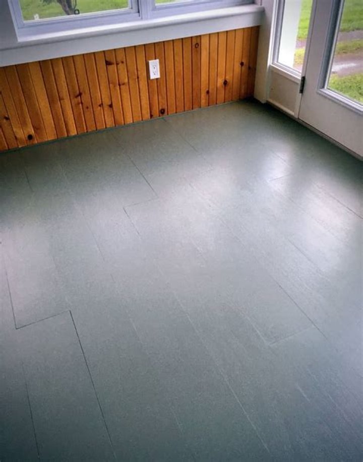 Can you Epoxy a plywood floor?