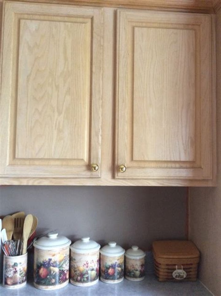Can you paint pickled oak cabinets?