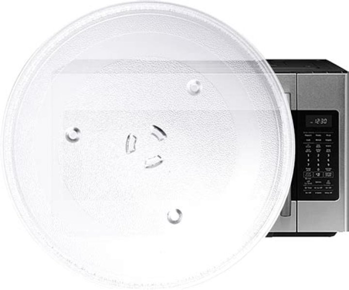 Can you put a glass microwave plate in the oven?