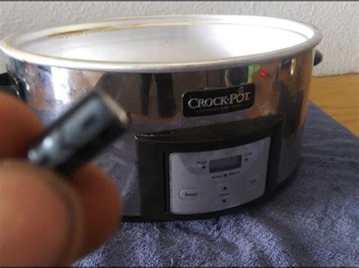 Can you repair a cracked crock pot?