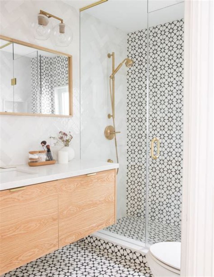 Can you tile a bathroom ceiling?