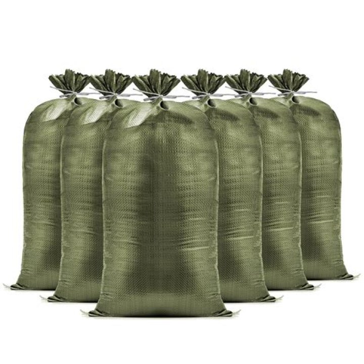 Can you use bags of mulch as sandbags?