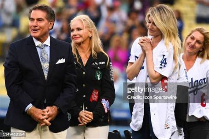Inside The Family With Steve Garvey Wife and Daughters
