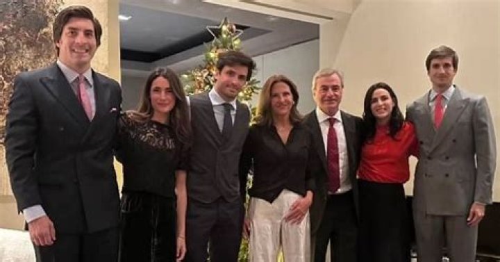 Carlos Sainz Jr. siblings: Blanca Sainz Vázquez