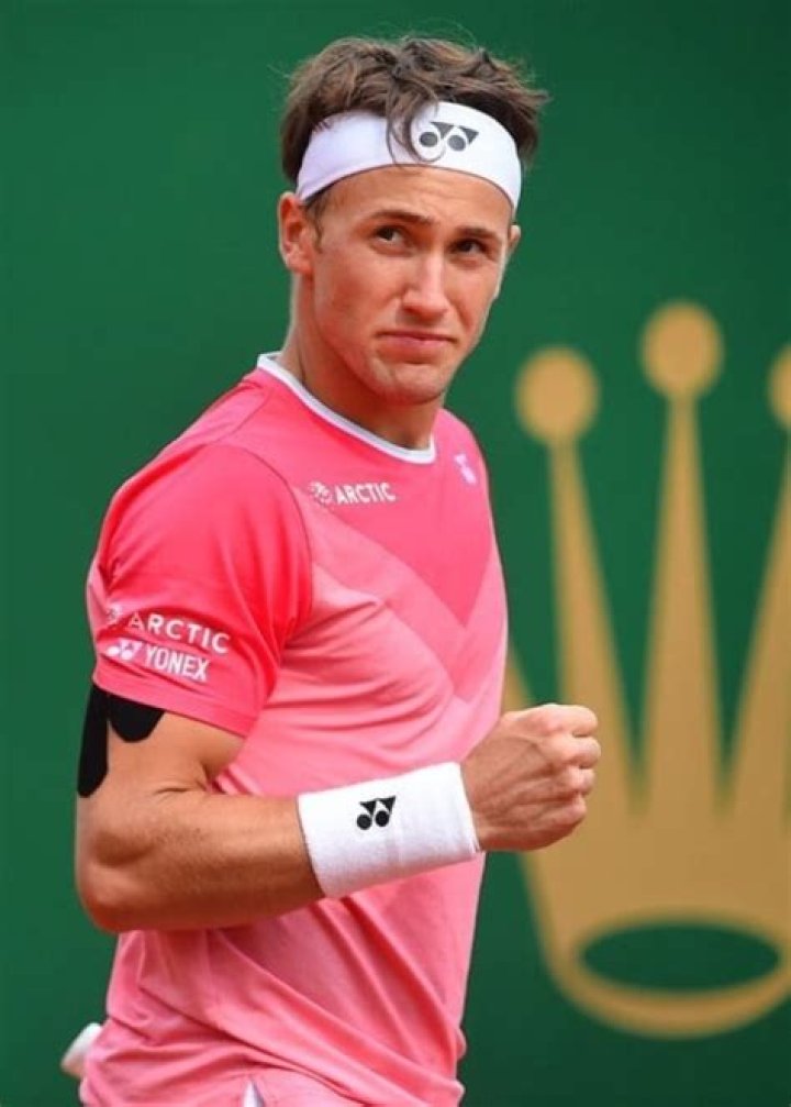 Casper Ruud height and weight