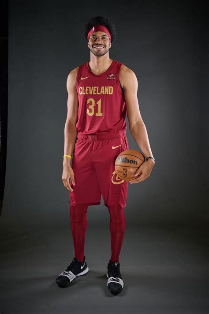 Cavaliers Center Jarrett Allen Parents Leonard Allen And Cheryl Allen Raised Two Basketball Players