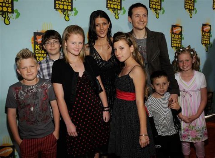 Chester Bennington family: wife, children, parents, siblings