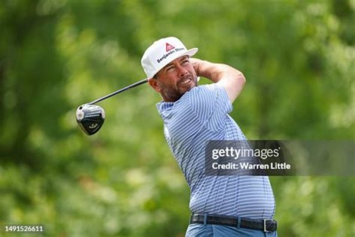 Checkout Latest Chez Reavie News, Photos, Videos, Biography