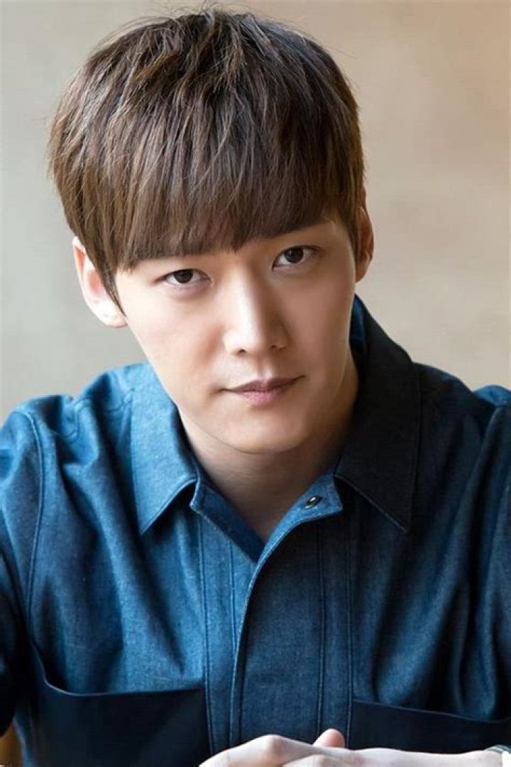 Choi Jin-hyuk (Actor) Wiki, Bio, Age, Height, Weight, Dating, Girlfriend, Early Life, Net Worth, Career, Facts