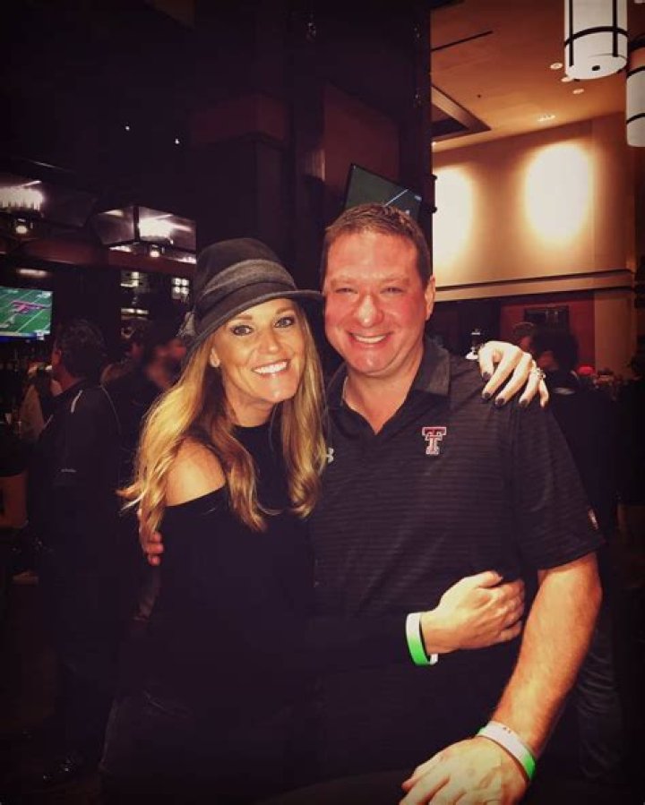 Chris Beard is not Married to Wife. Dating Girlfriend: Randi Trew.