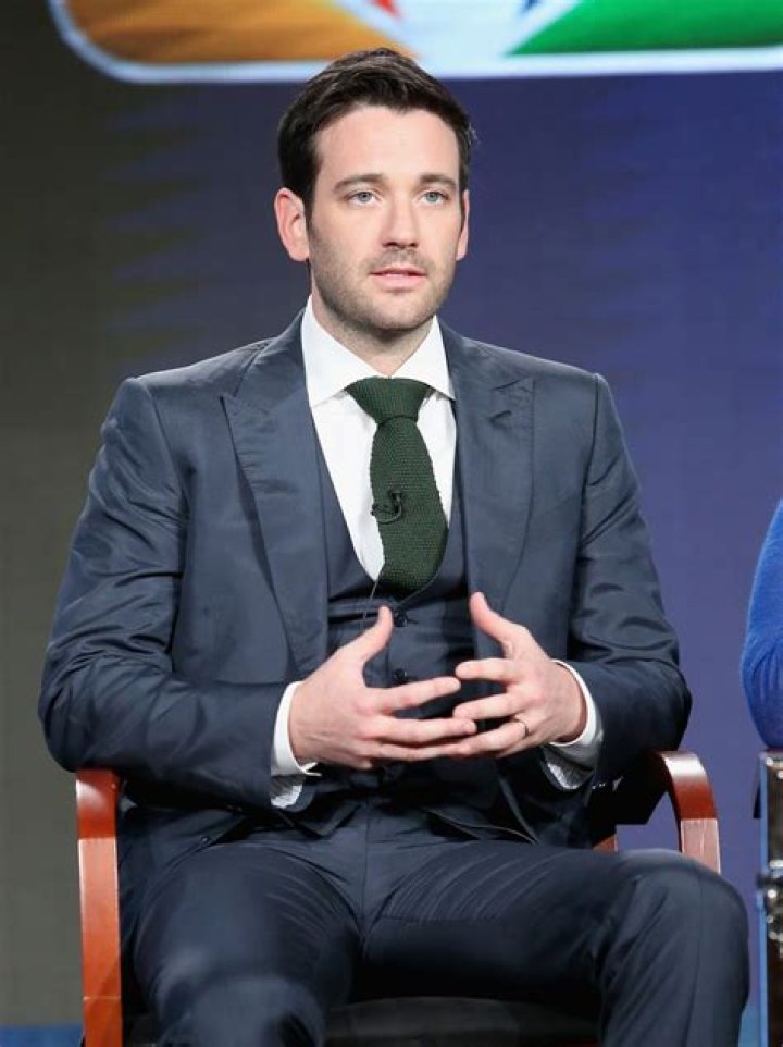 Colin Donnell Height, Weight, Net Worth, Age, Birthday, Wikipedia, Who, Instagram, Biography