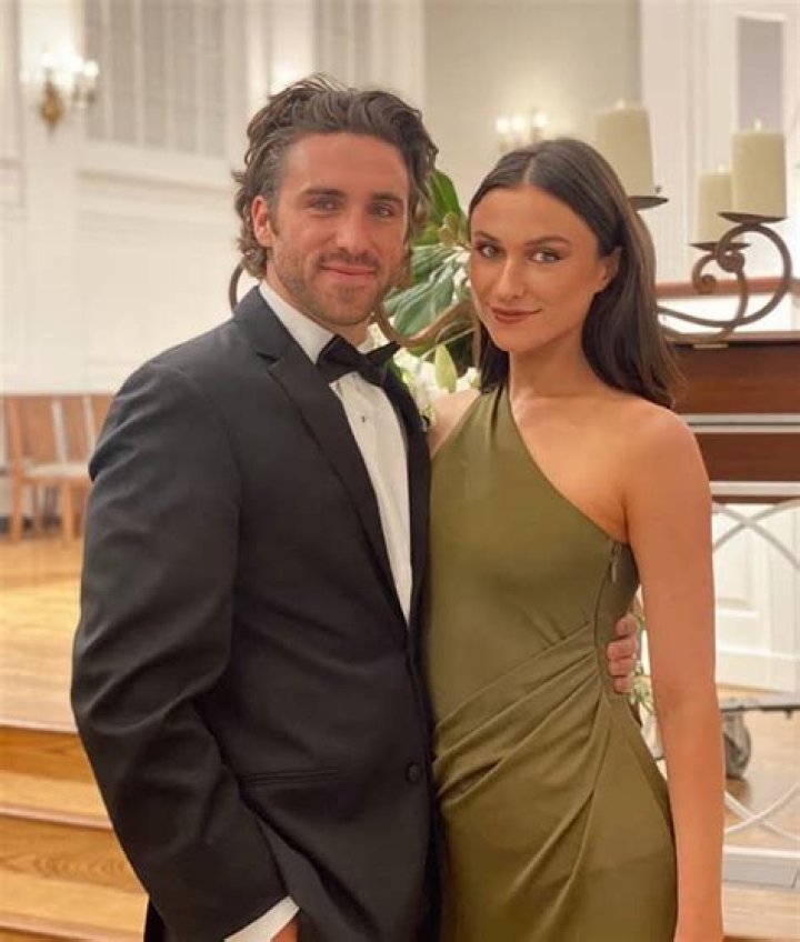 Conner Floyd is not Married to Wife. Dating Girlfriend: Carly Frei