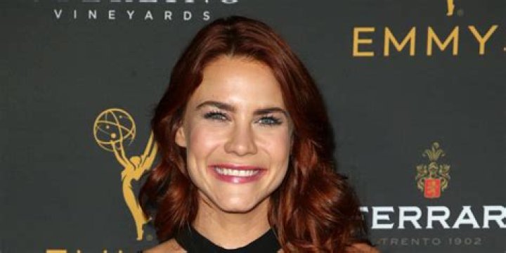 Courtney Hope’s Wiki – Husband, Net Worth, Measurements