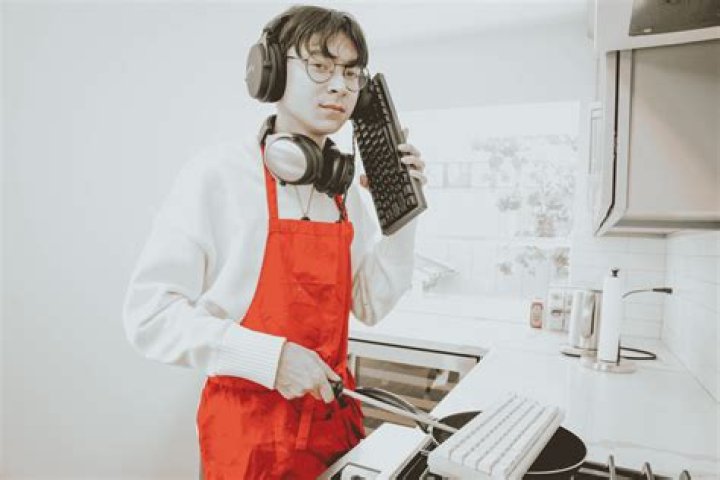 Craig Price net worth, age, height, bio, birthday, wiki, and salary