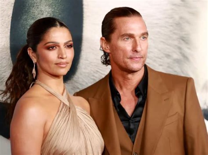 Dani Alves Wikipedia, Age, Net Worth, Salary, Height, Weight, Nationality, Ethnicity, Wife, Siblings, Children, Parents, Awards, Now