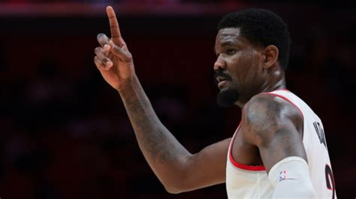Checkout Latest Deandre Ayton News, Photos, Videos, Biography