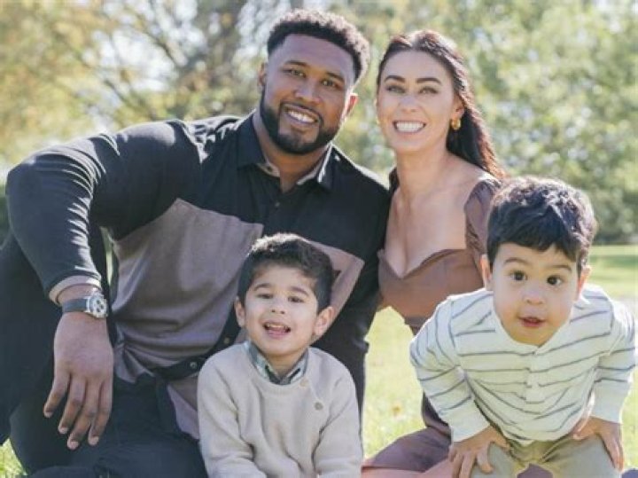 DeForest Buckner Wiki, Age, Wife, Net Worth, Contract, Draft, Trade, Postion, Height, Weight, Nationality, Children, Parents, Number, Current Team, Instagram