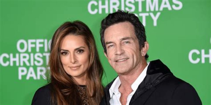Details About Jeff Probst’s Wife Lisa Ann Russell: Net Worth, Kids