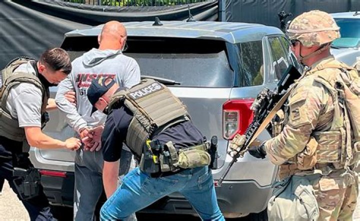 Do correctional officers carry guns in NJ?