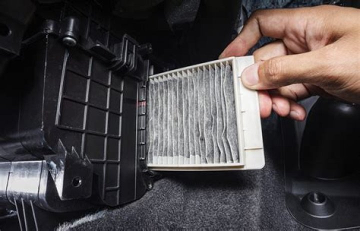 Does a bad cabin air filter make noise?
