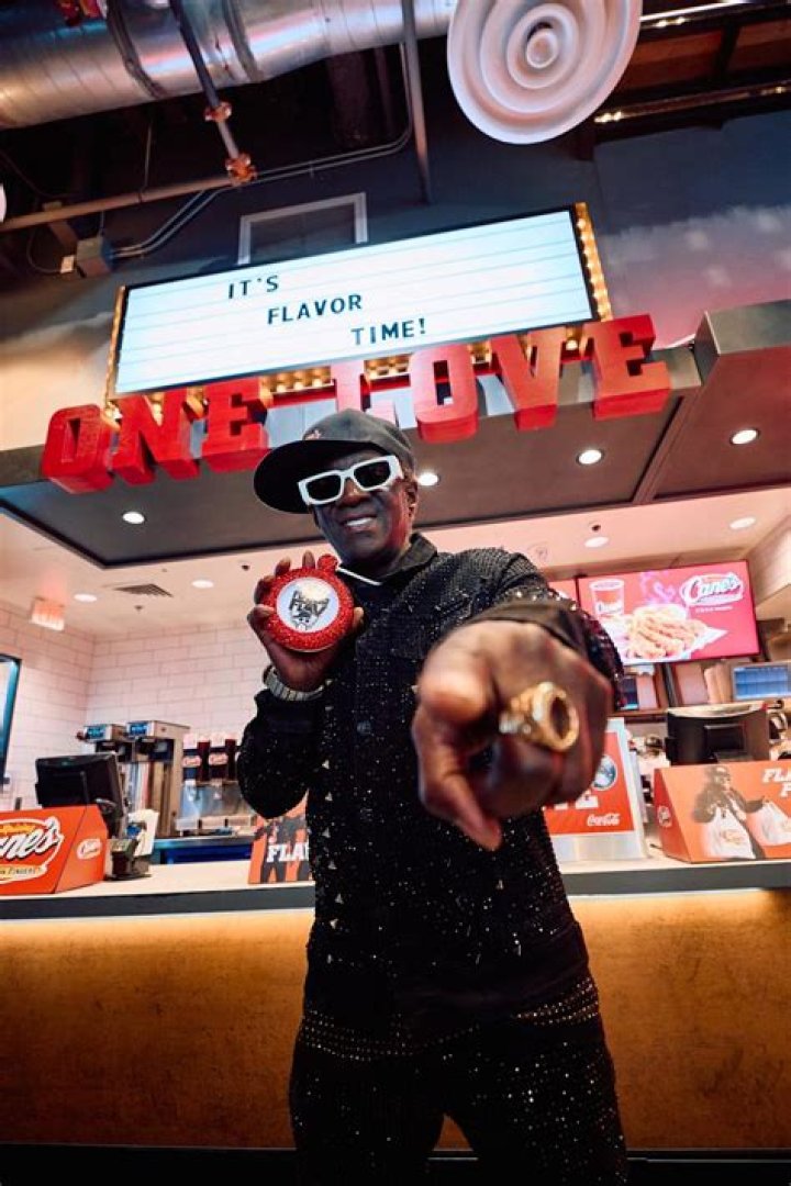 Does Flavor Flav live in Las Vegas?