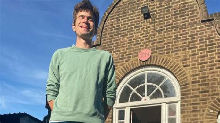 Does Ivo Graham have autism?