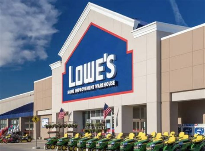 Does Lowe’s sell winches?