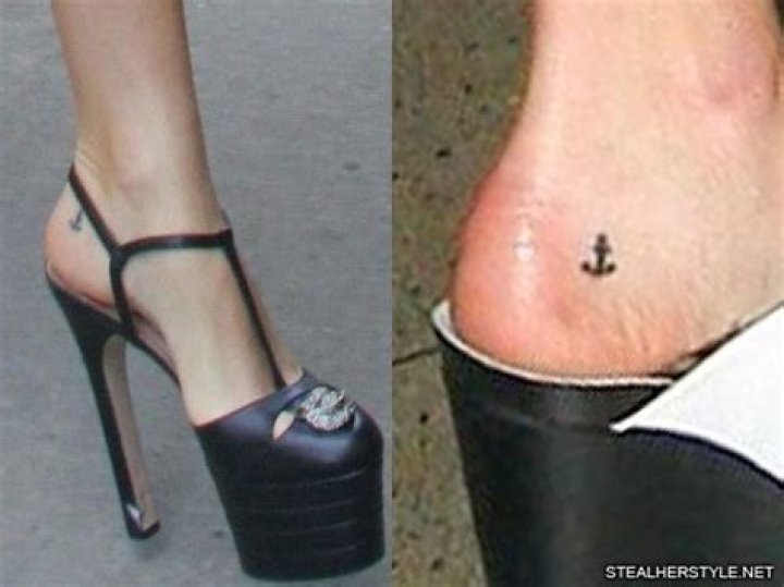 Does Margot Robbie Have Tattoos?